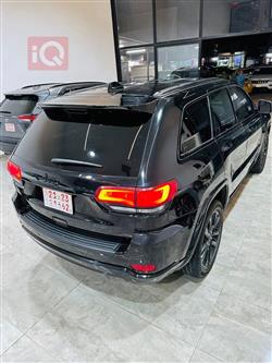 جیپ گراند شیرۆکی